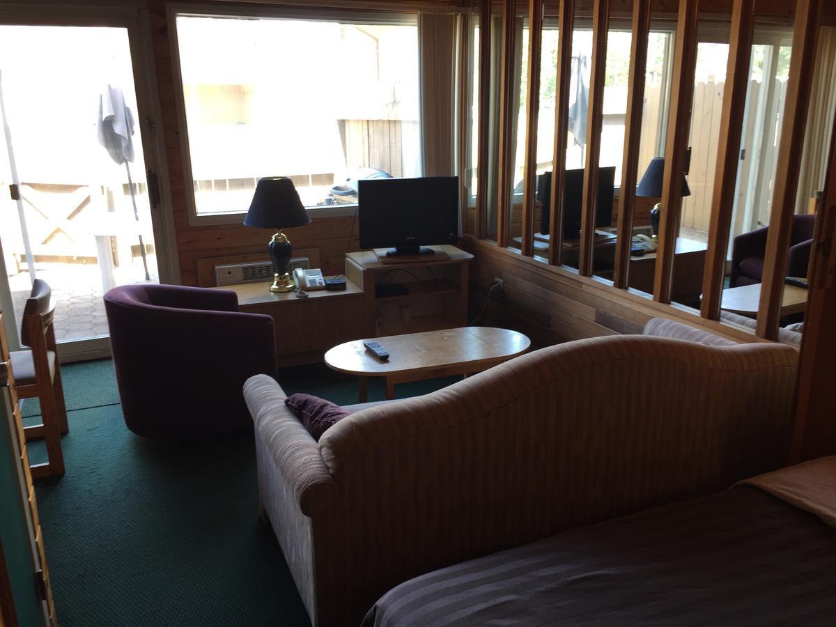 Falcon Lake Hotel Εξωτερικό φωτογραφία