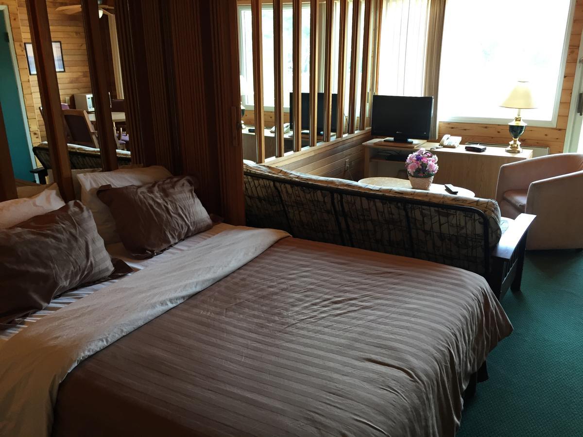 Falcon Lake Hotel Εξωτερικό φωτογραφία